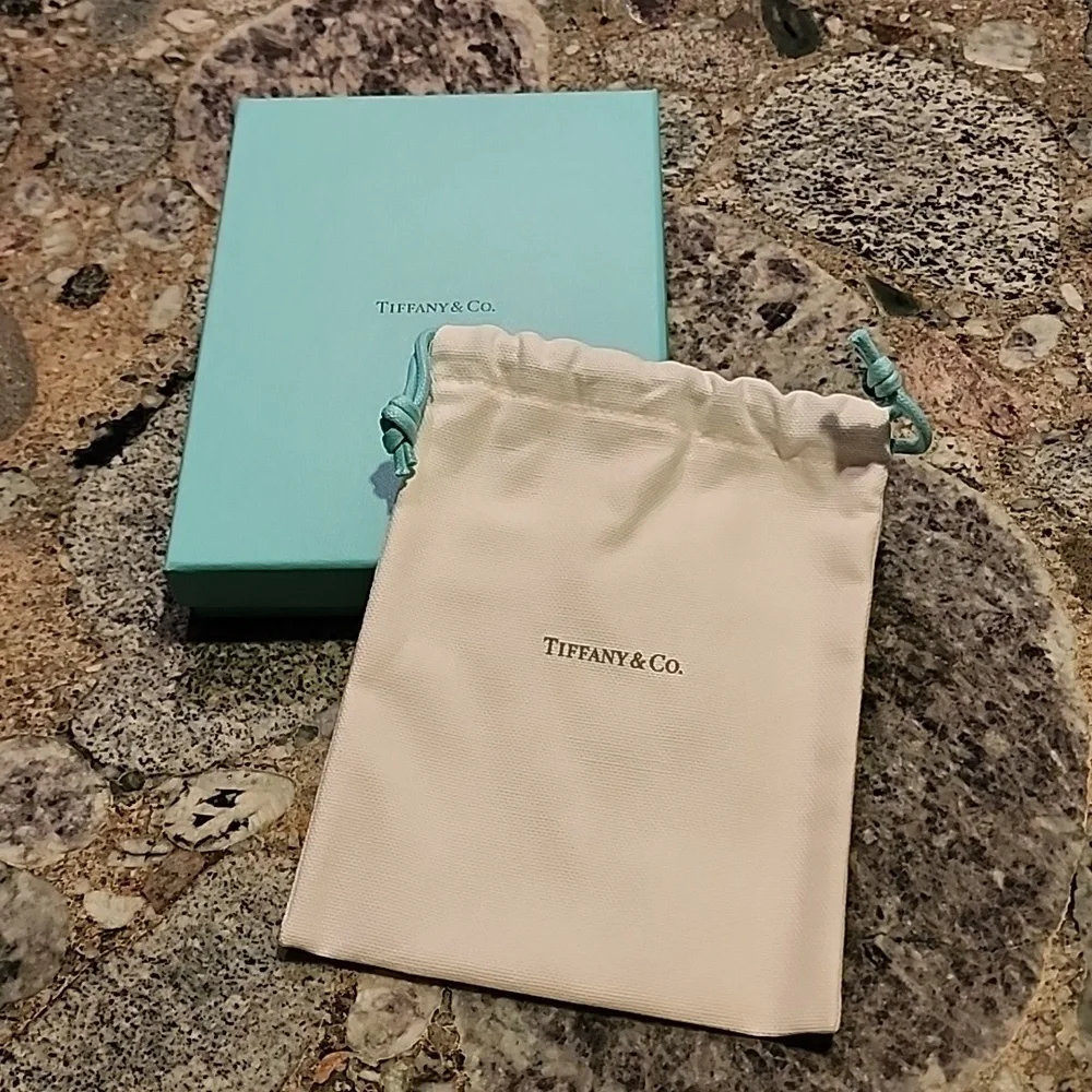 Empty Tiffany & Co. BOX - Picture 3 of 6